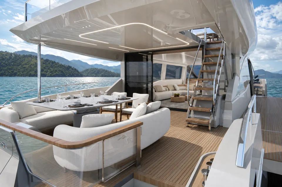 Intermarine 25M — foto 2 de 18