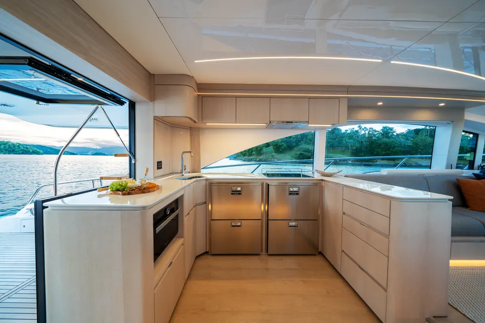 Intermarine 640HDF — foto 31 de 37