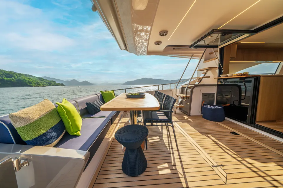 Intermarine 70 — foto 18 de 31