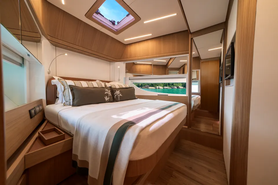 Intermarine 70 — foto 26 de 31